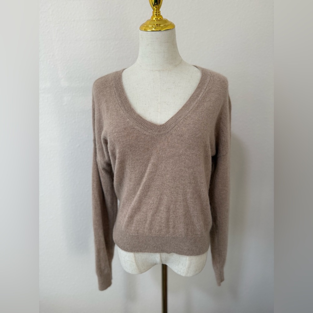NWOT Abercrombie & Fitch cashmere sweater